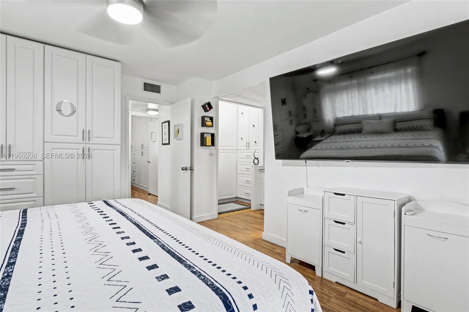 HILLCREST COUNTRY CLUB AP - Residential