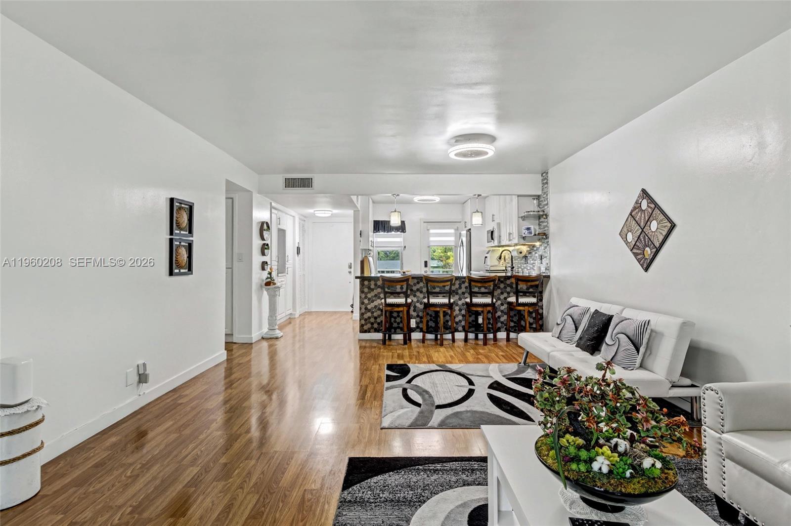 HILLCREST COUNTRY CLUB AP - Residential