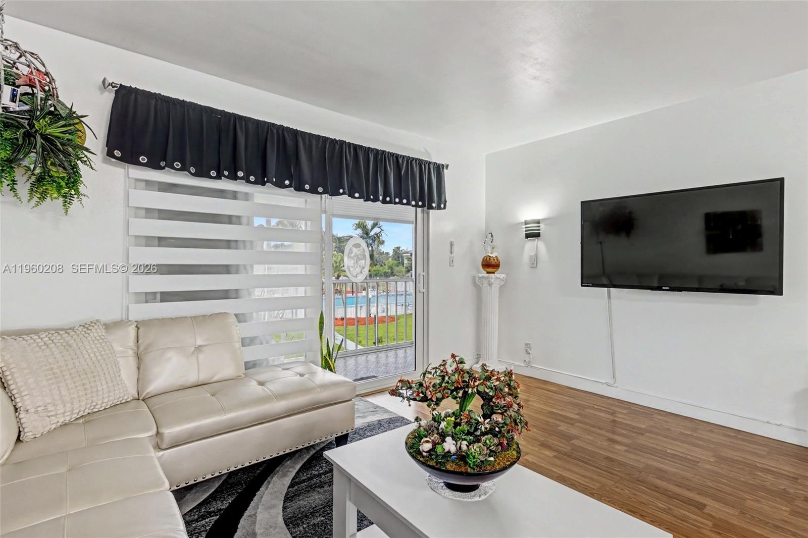 HILLCREST COUNTRY CLUB AP - Residential