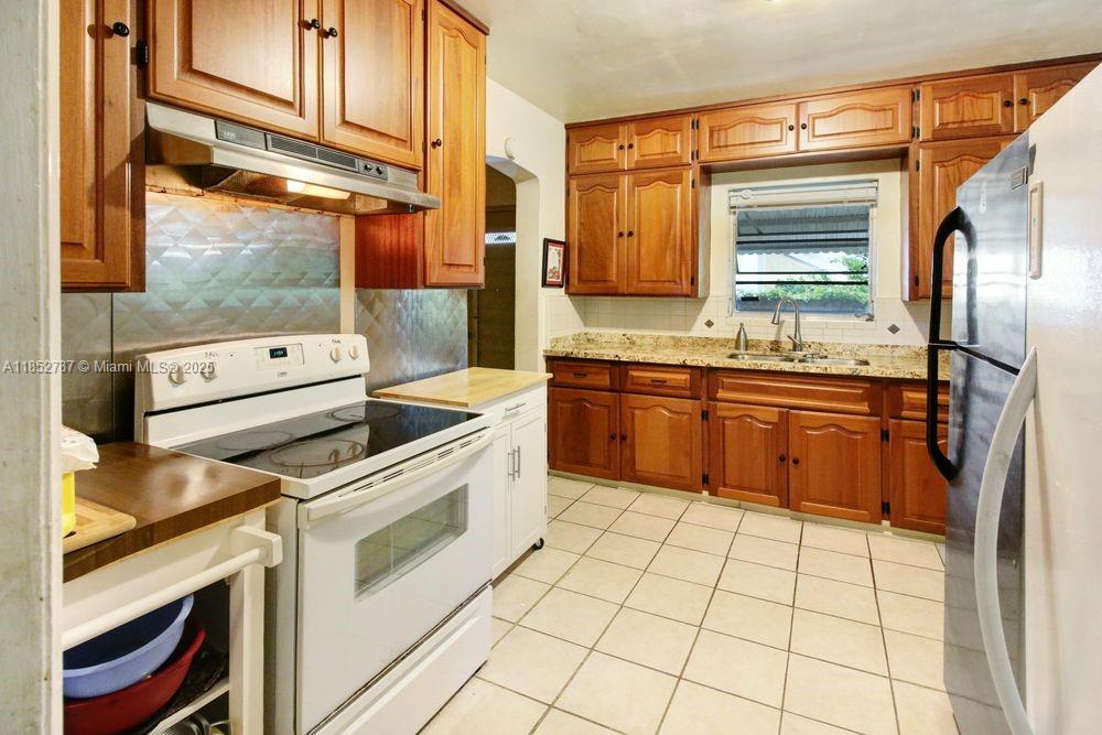 231 NE 48th Ter