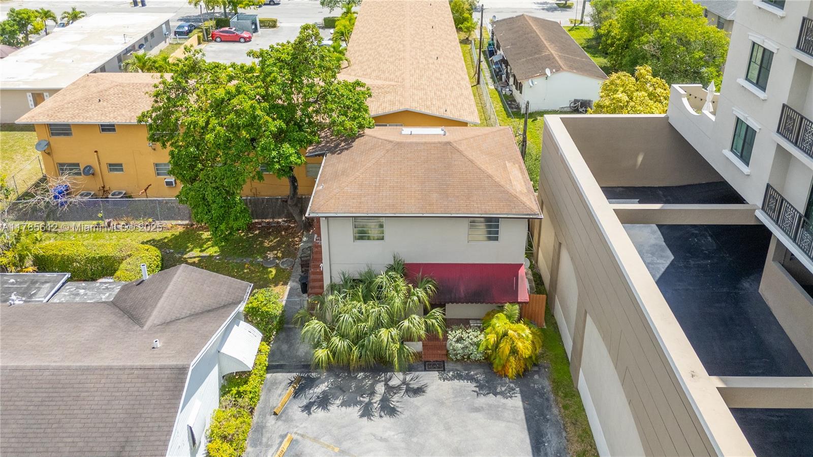 899 SW 67th Ave