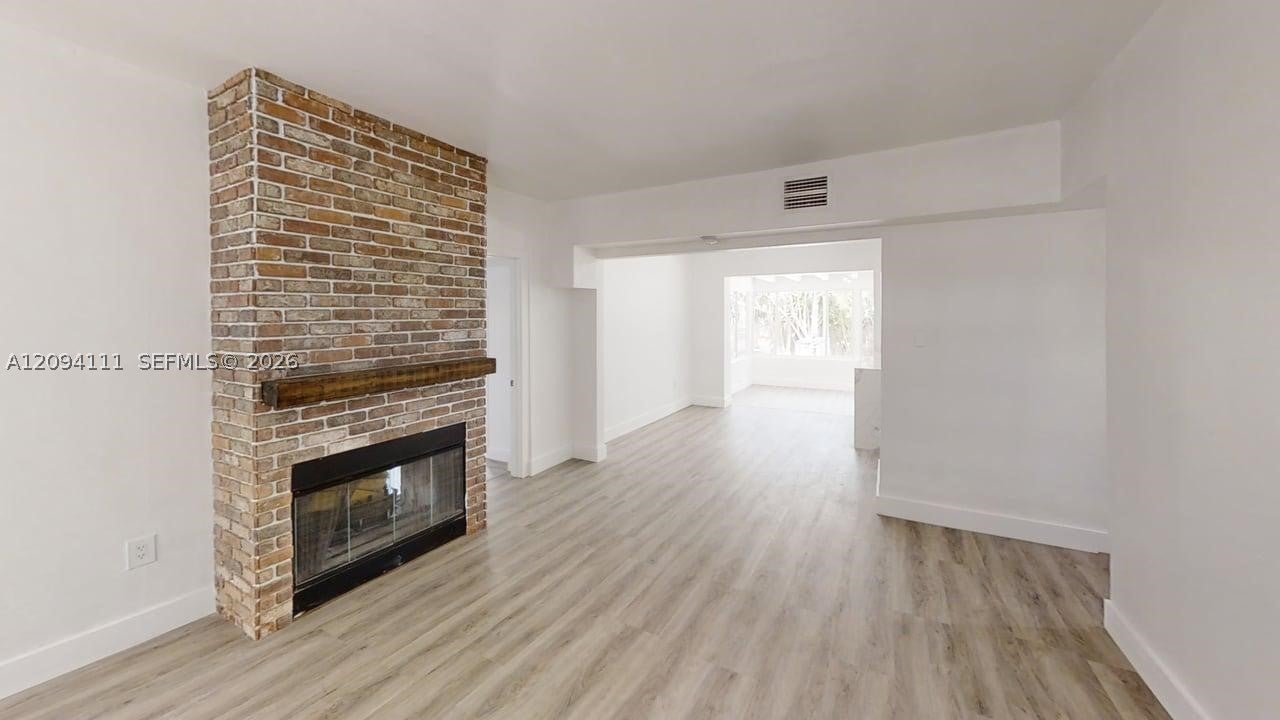 5951 SW 46th Ter
