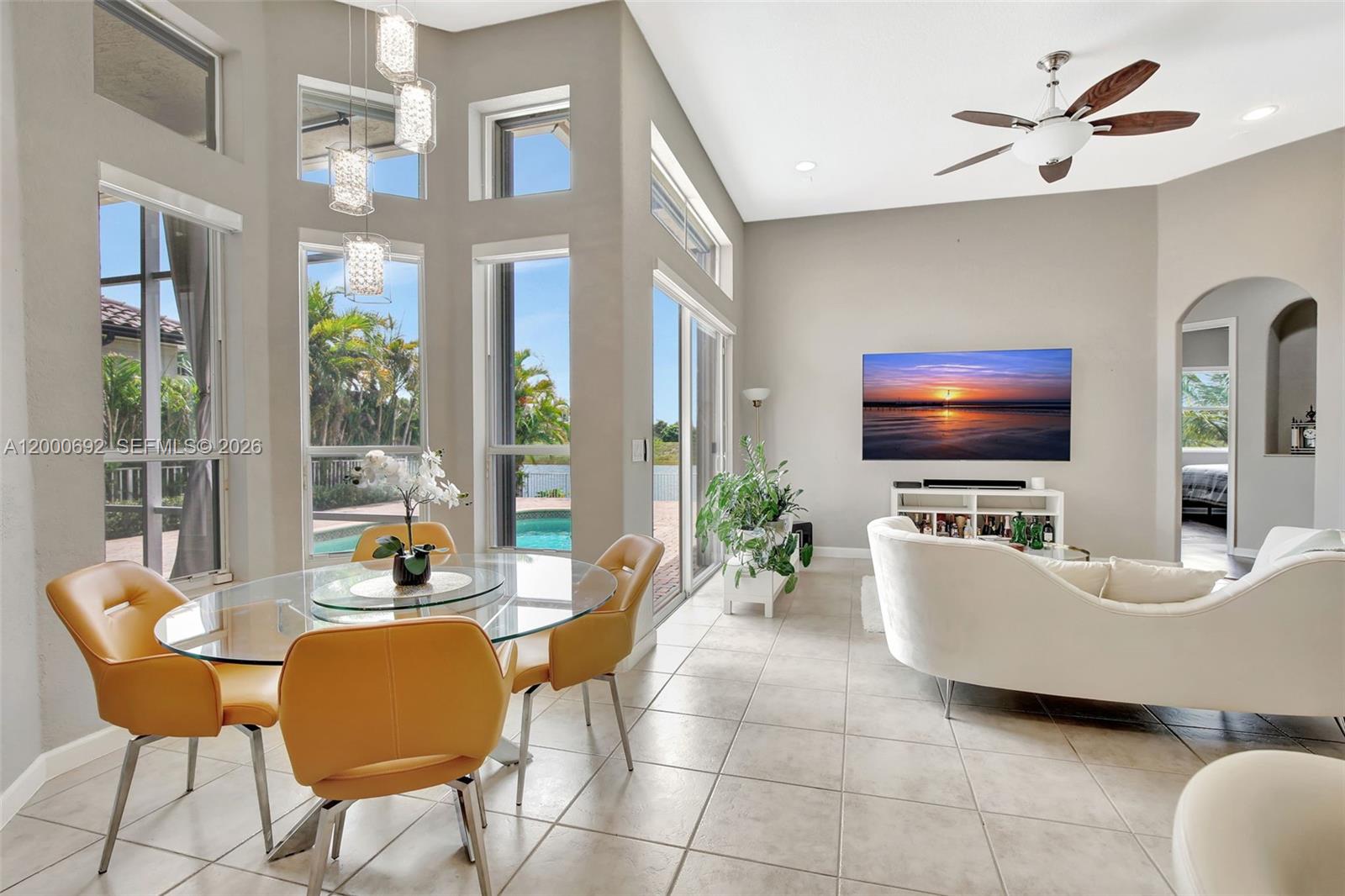 SUNSET LAKES - Residential