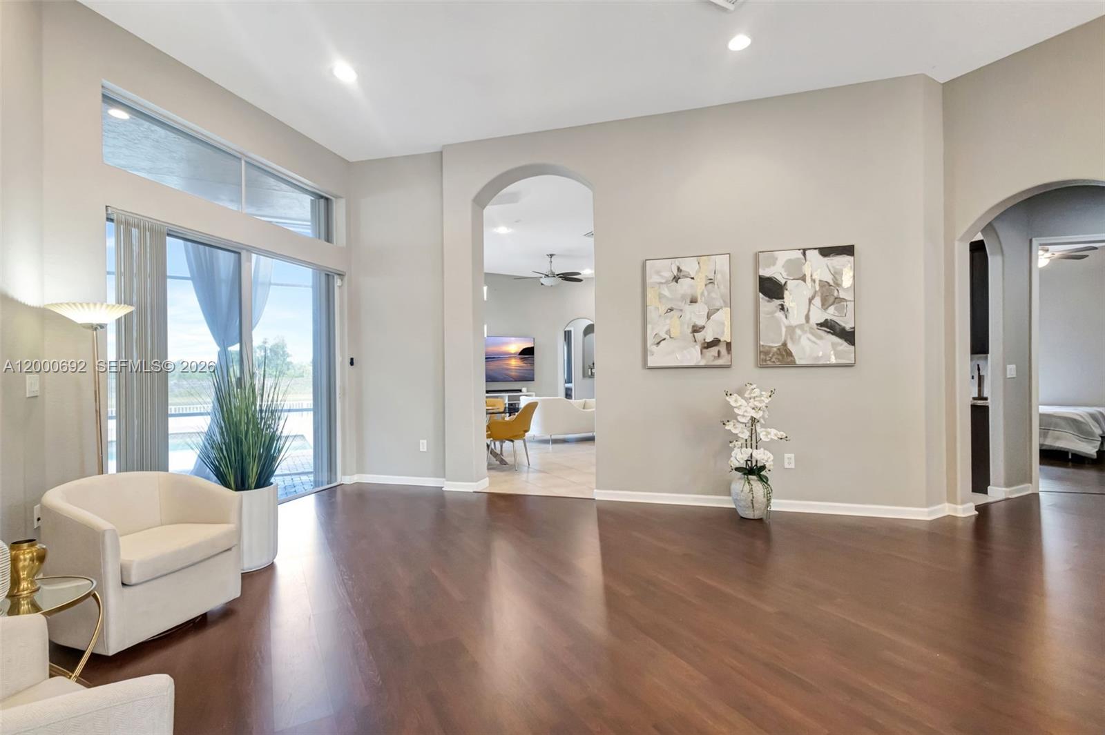 SUNSET LAKES - Residential