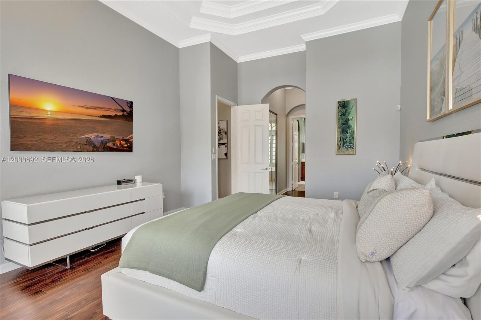 SUNSET LAKES - Residential