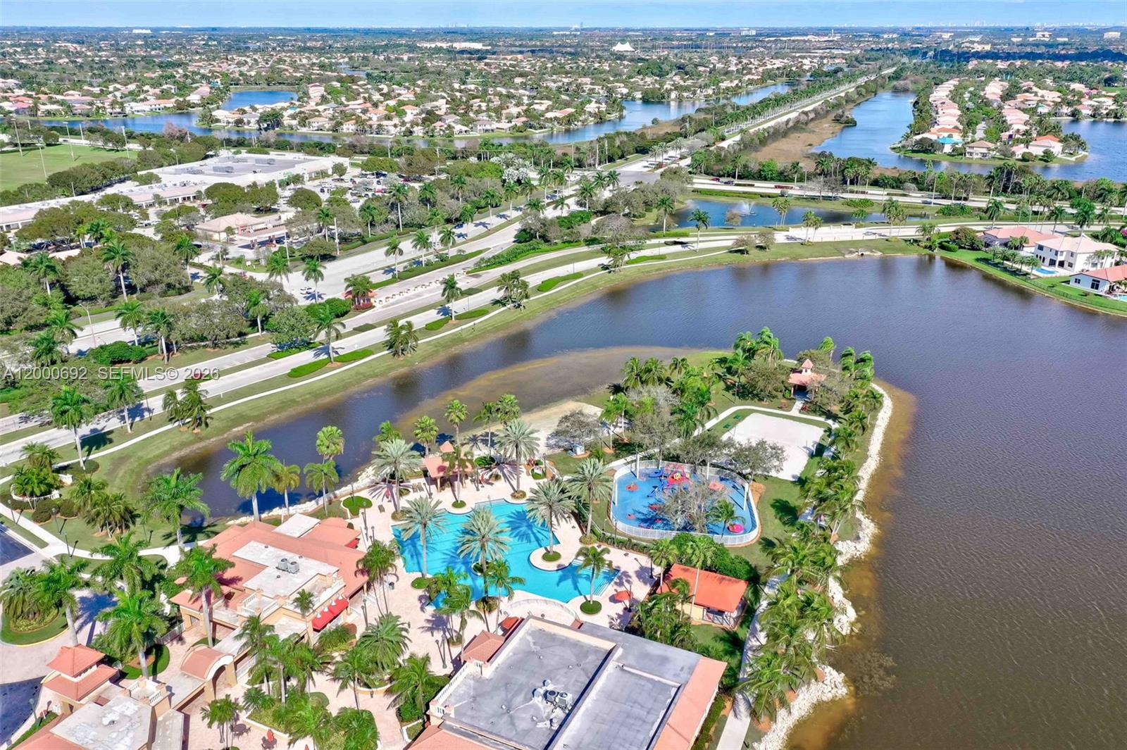 SUNSET LAKES - Residential