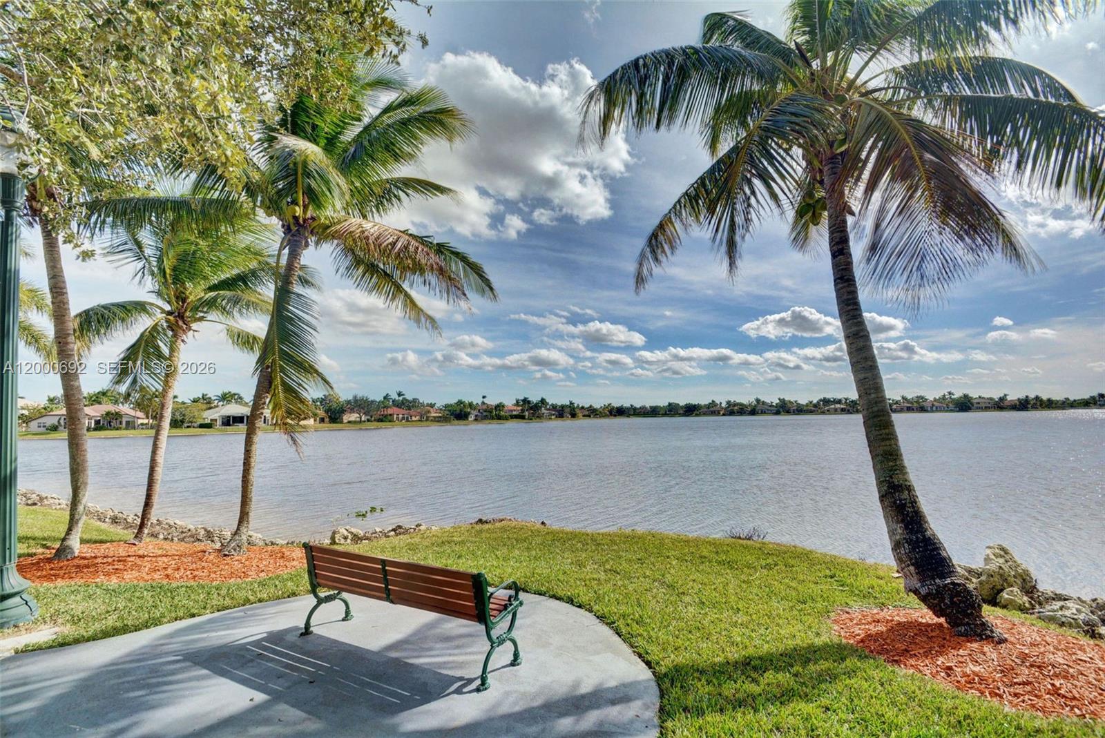 SUNSET LAKES - Residential