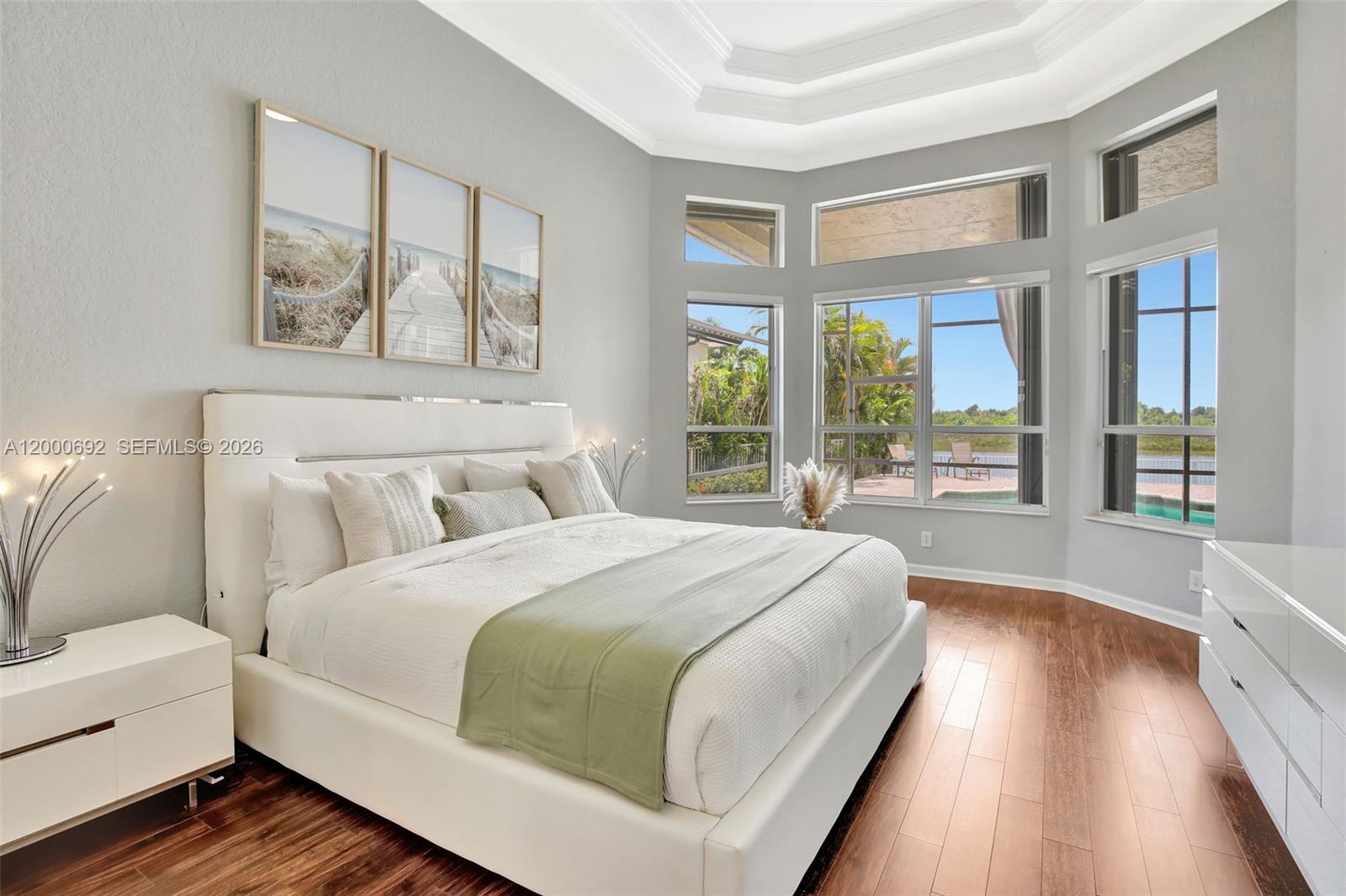 SUNSET LAKES - Residential