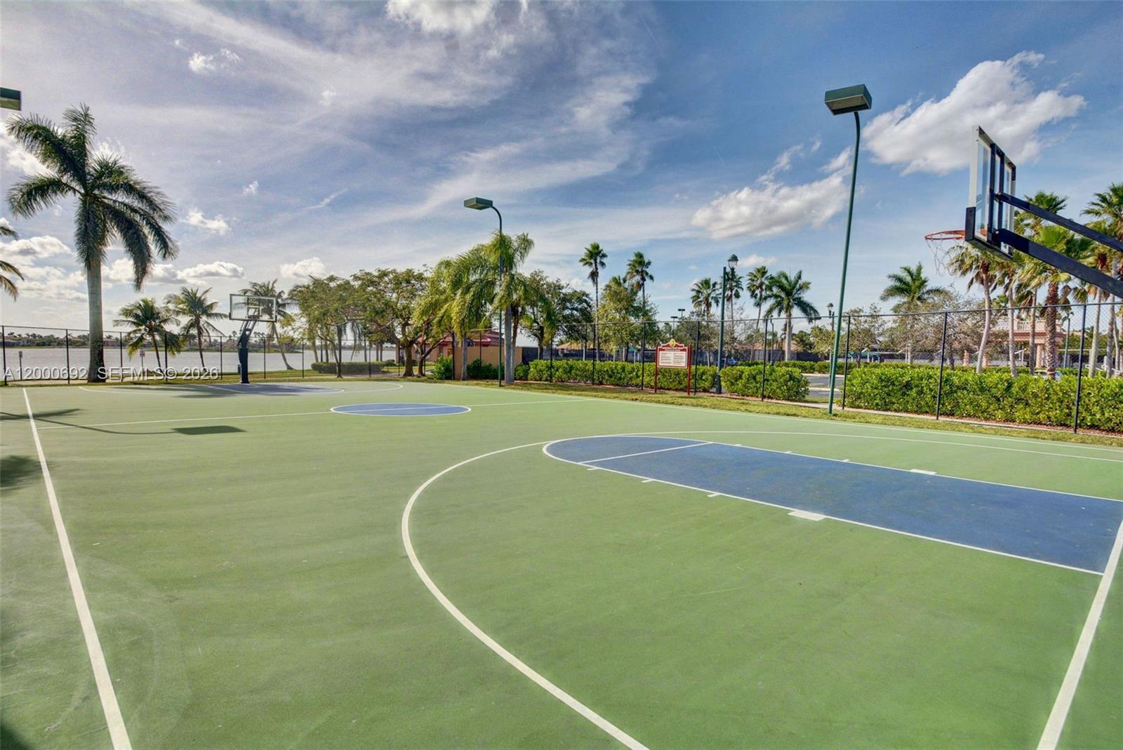 SUNSET LAKES - Residential