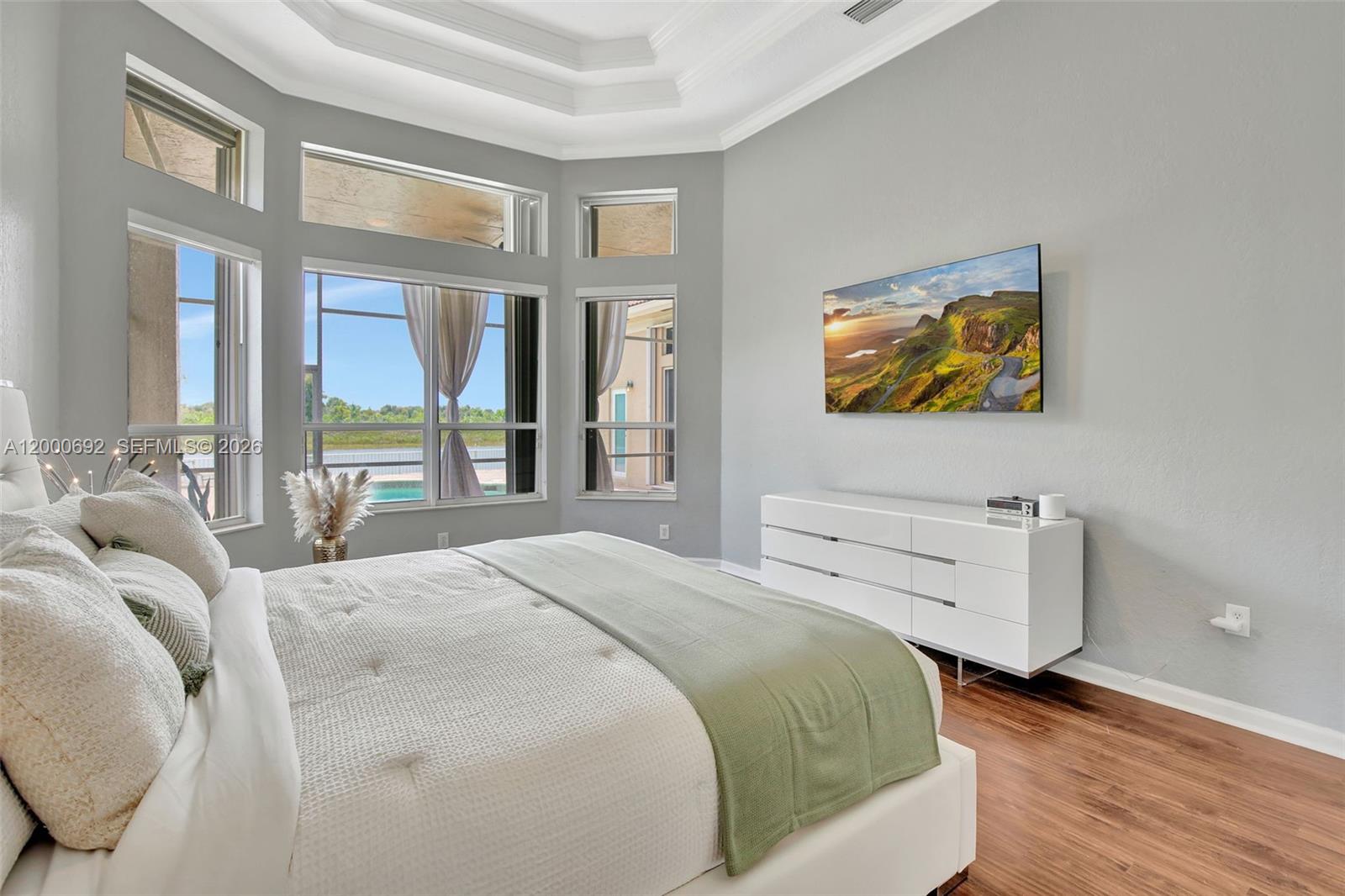SUNSET LAKES - Residential