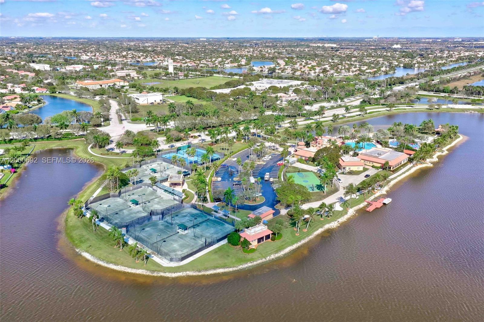 SUNSET LAKES - Residential