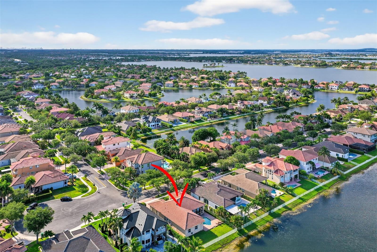 SUNSET LAKES - Residential