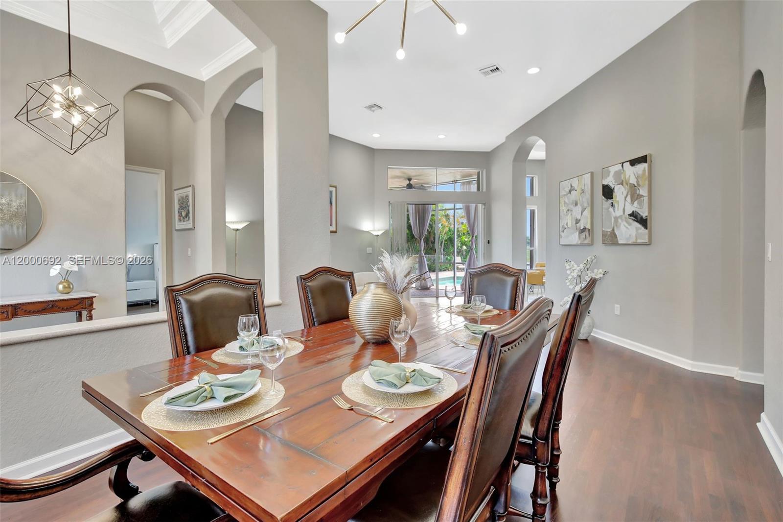 SUNSET LAKES - Residential
