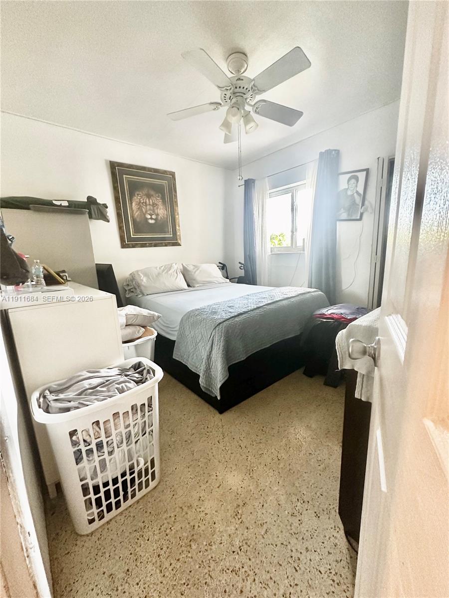 HOLLYWOOD PLACE - Residential Income