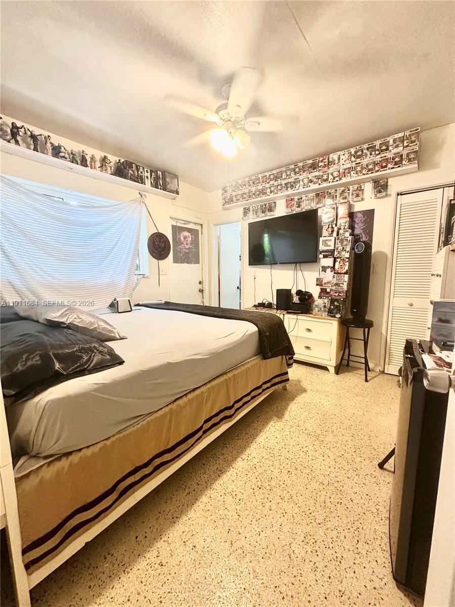 HOLLYWOOD PLACE - Residential Income