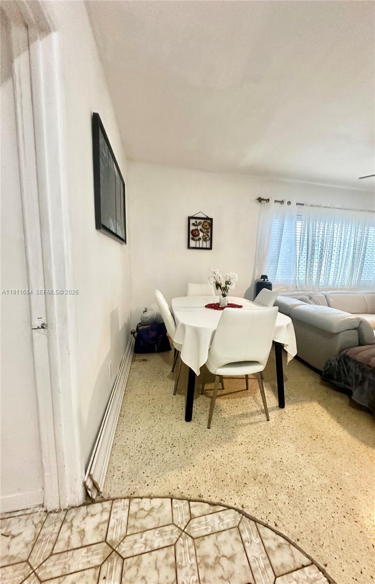 HOLLYWOOD PLACE - Residential Income