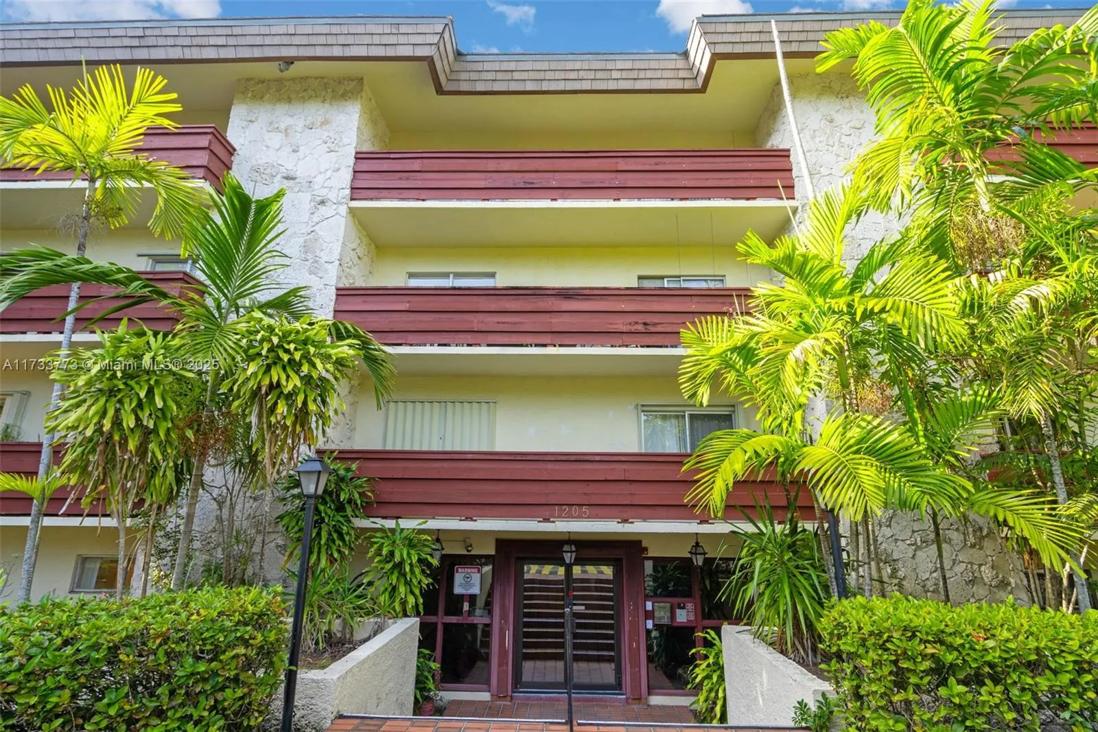 Coral Gables, Florida 33146, United States, 1 Bedroom Bedrooms, ,1 BathroomBathrooms,Residential,Pending,12709