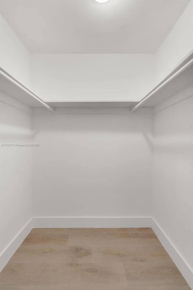 Coral Gables, Florida 33146, United States, 1 Bedroom Bedrooms, ,1 BathroomBathrooms,Residential,Pending,12709