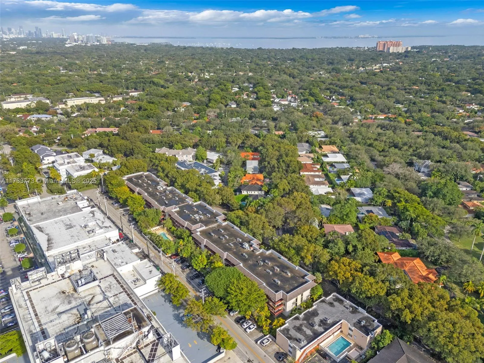 Coral Gables, Florida 33146, United States, 1 Bedroom Bedrooms, ,1 BathroomBathrooms,Residential,Pending,12709