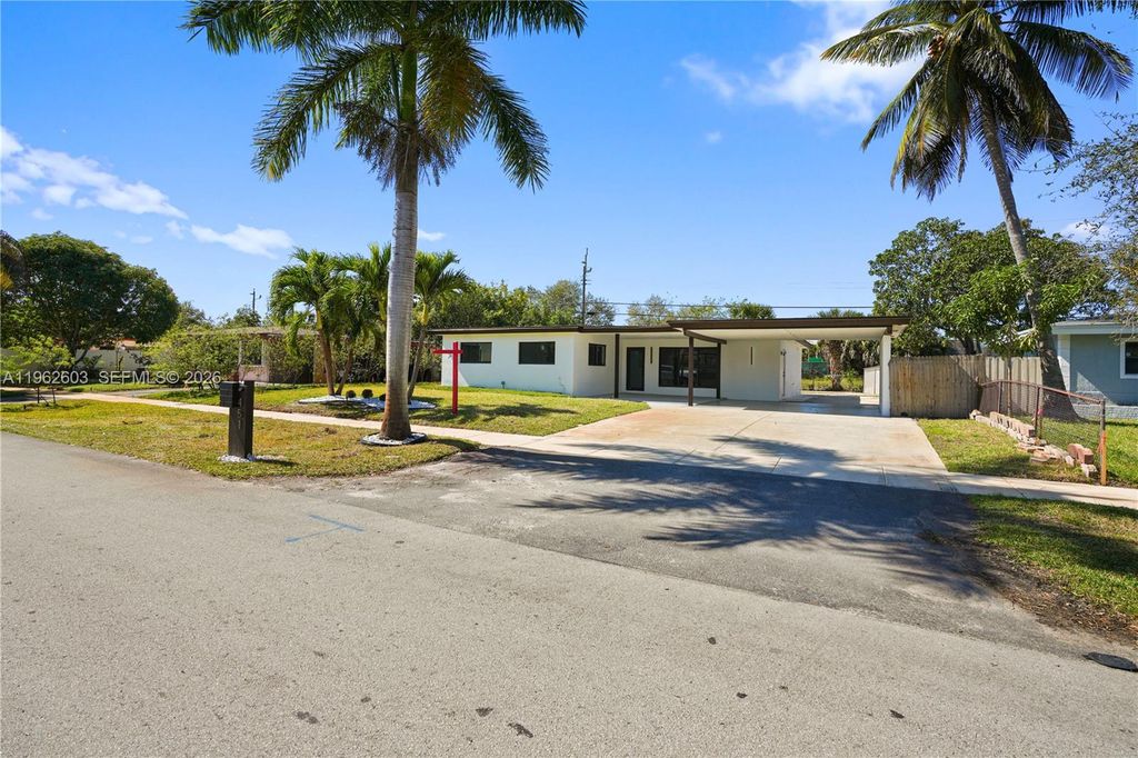 Photo of 451 SW 38th Ter, Fort Lauderdale, FL 33312 (MLS # A11962603)
