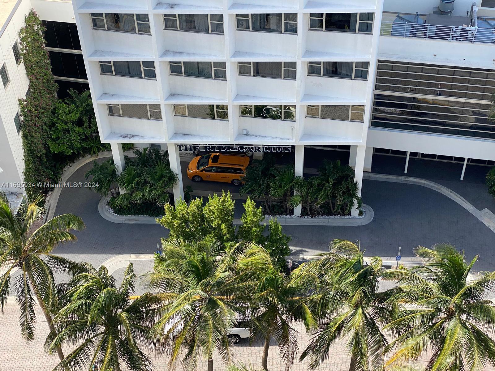 THE DECOPLAGE CONDO - Residential