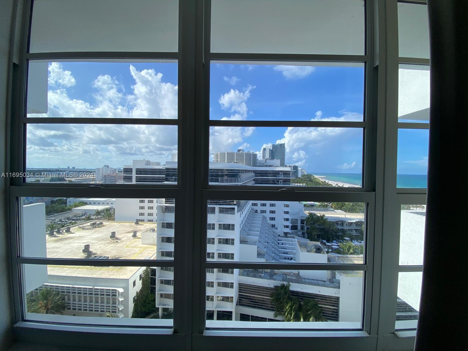 THE DECOPLAGE CONDO - Residential