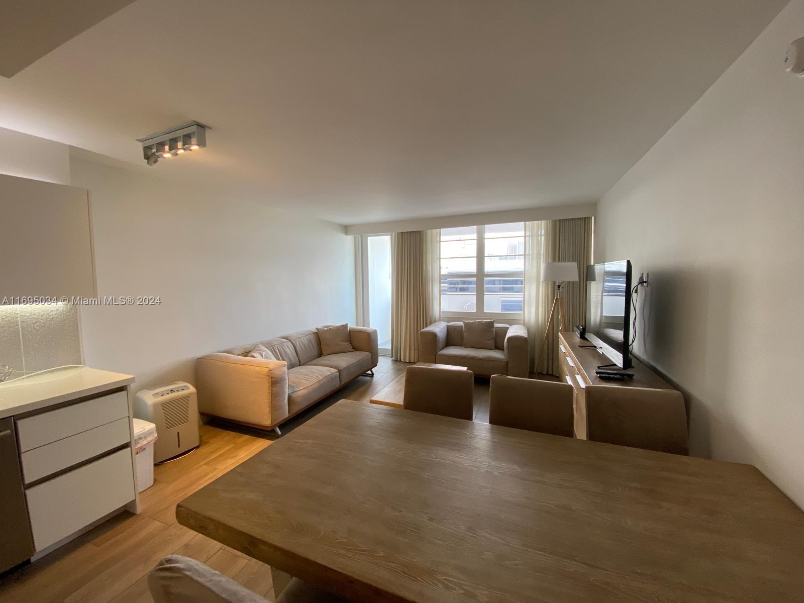 100 Lincoln Rd 1429