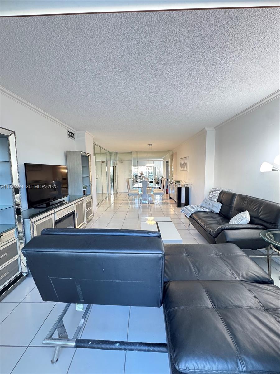 300 Bayview Dr 509