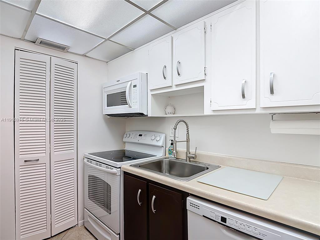 LE CARTIER CONDO - Residential