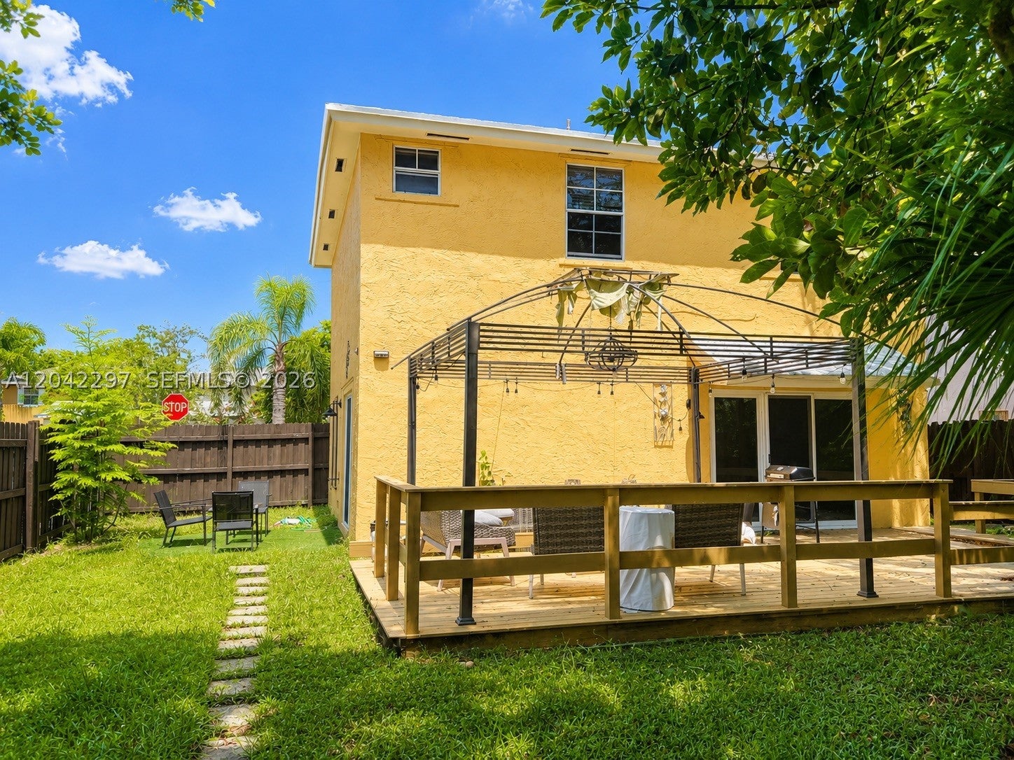 5788 Woodland Point Dr
