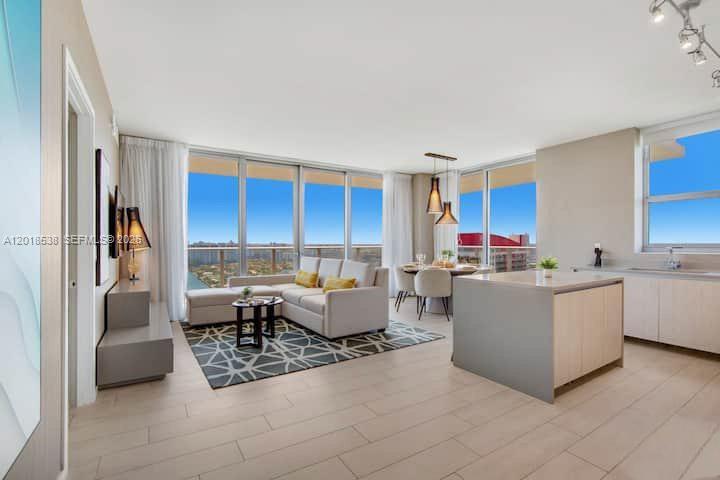 4010 S Ocean Dr R2708, Hollywood, FL, 33019/$950,000 1 4010 S Ocean Dr R2708