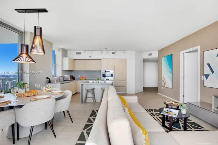 4010 S Ocean Dr R2708, Hollywood, FL, 33019/$950,000 2 4010 S Ocean Dr R2708