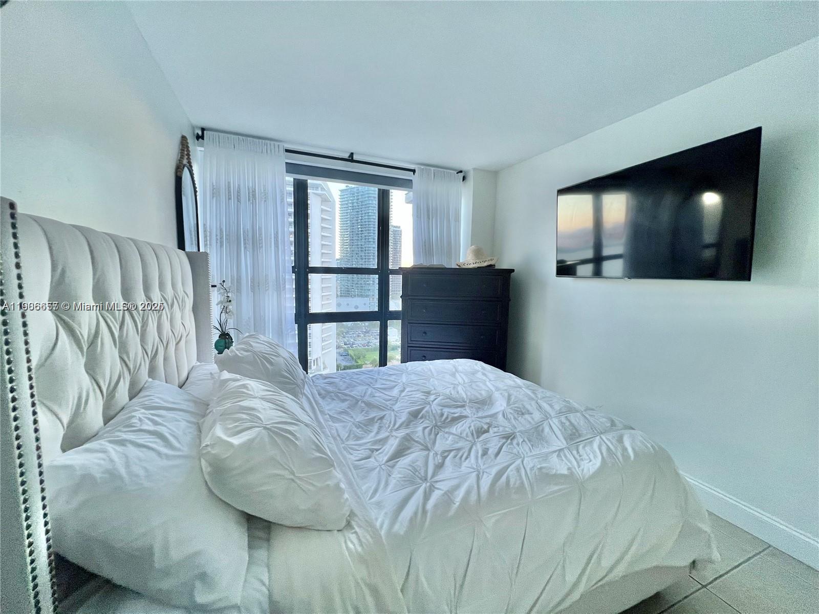 CHARTER CLUB CONDO - Residential Lease