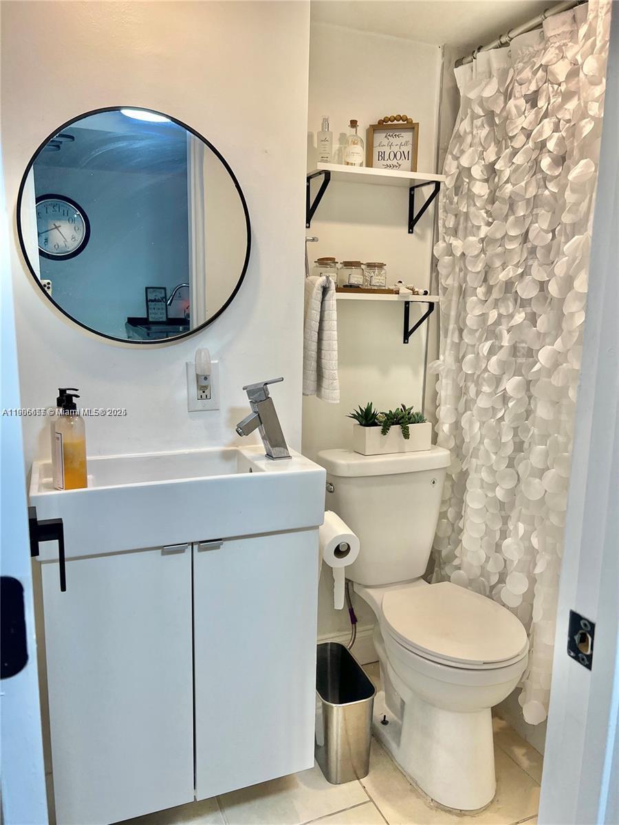 CHARTER CLUB CONDO - Residential Lease