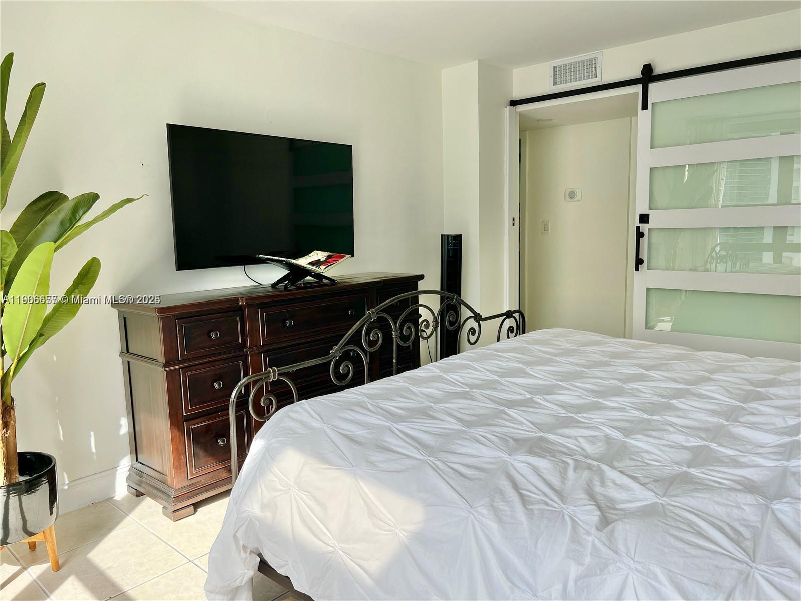 CHARTER CLUB CONDO - Residential Lease
