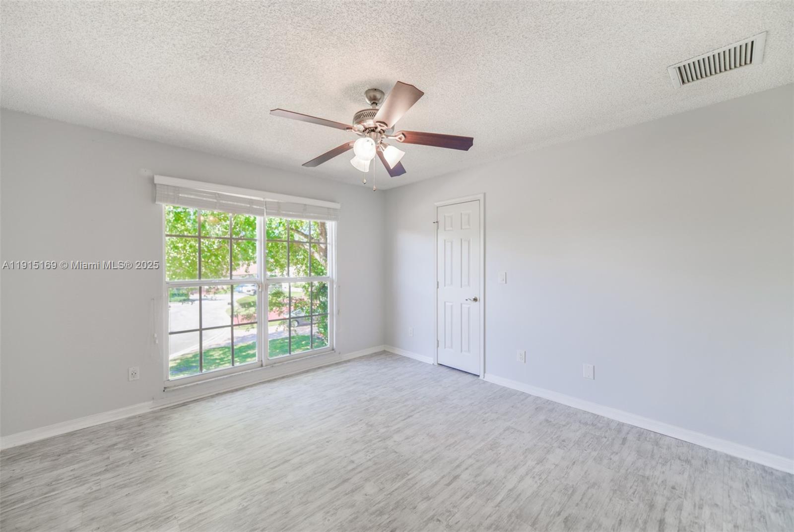 EAGLE POINT - Residential