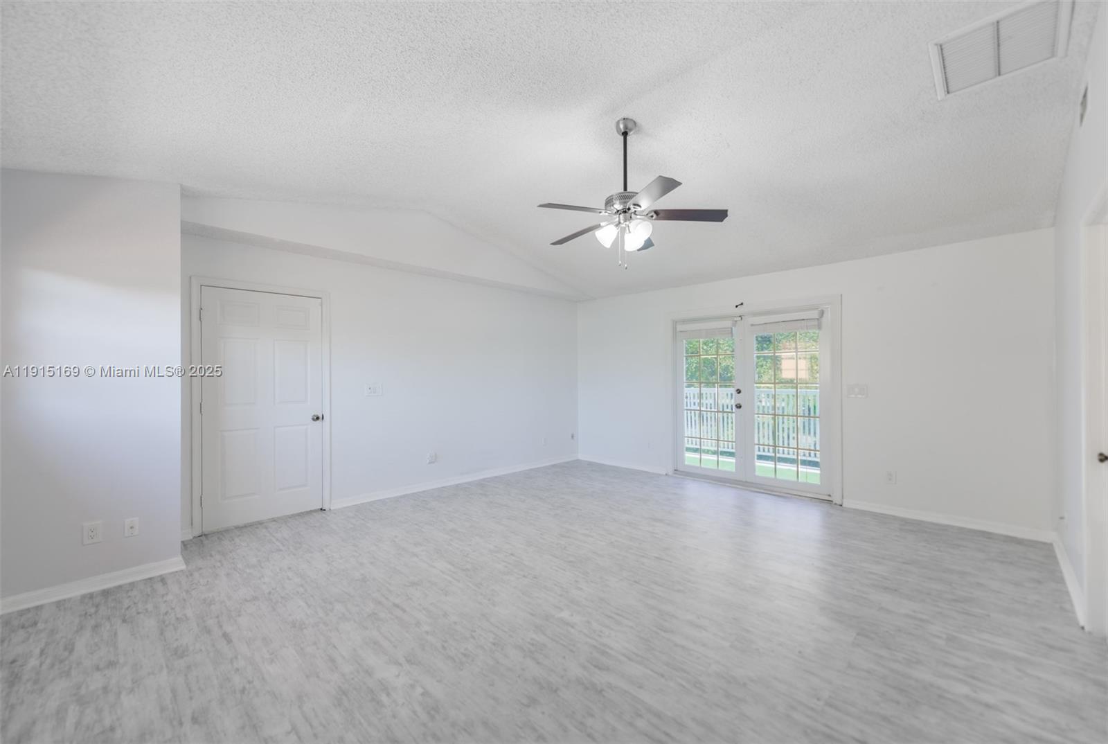 EAGLE POINT - Residential