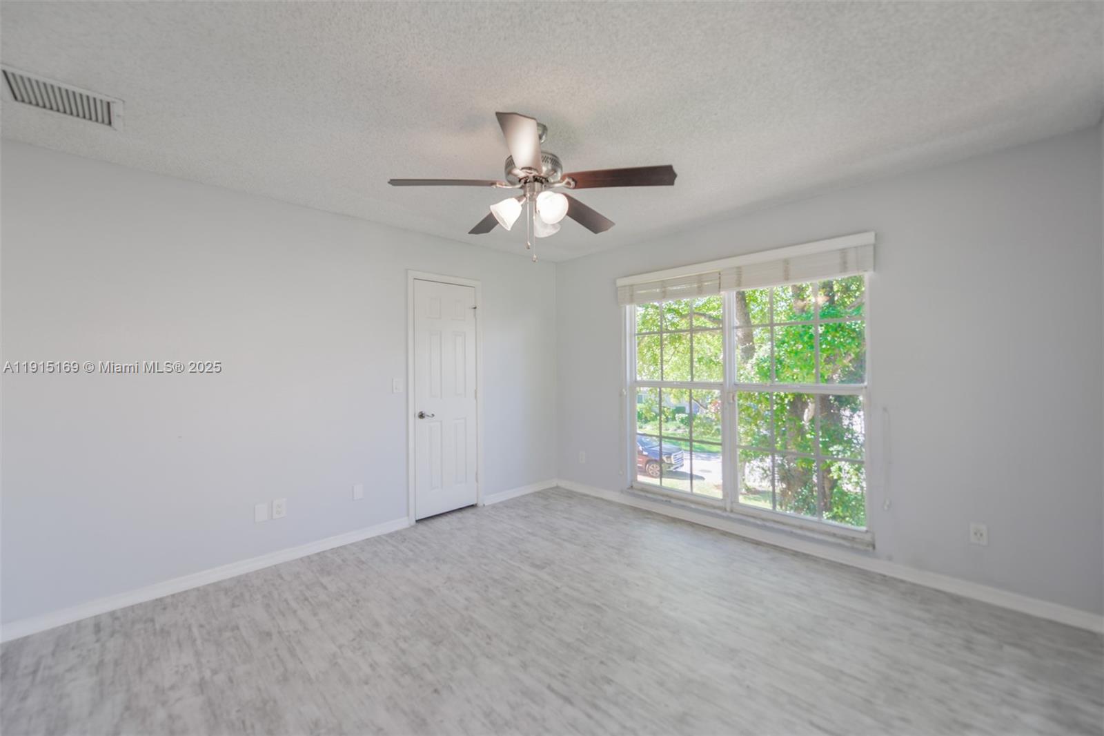 EAGLE POINT - Residential