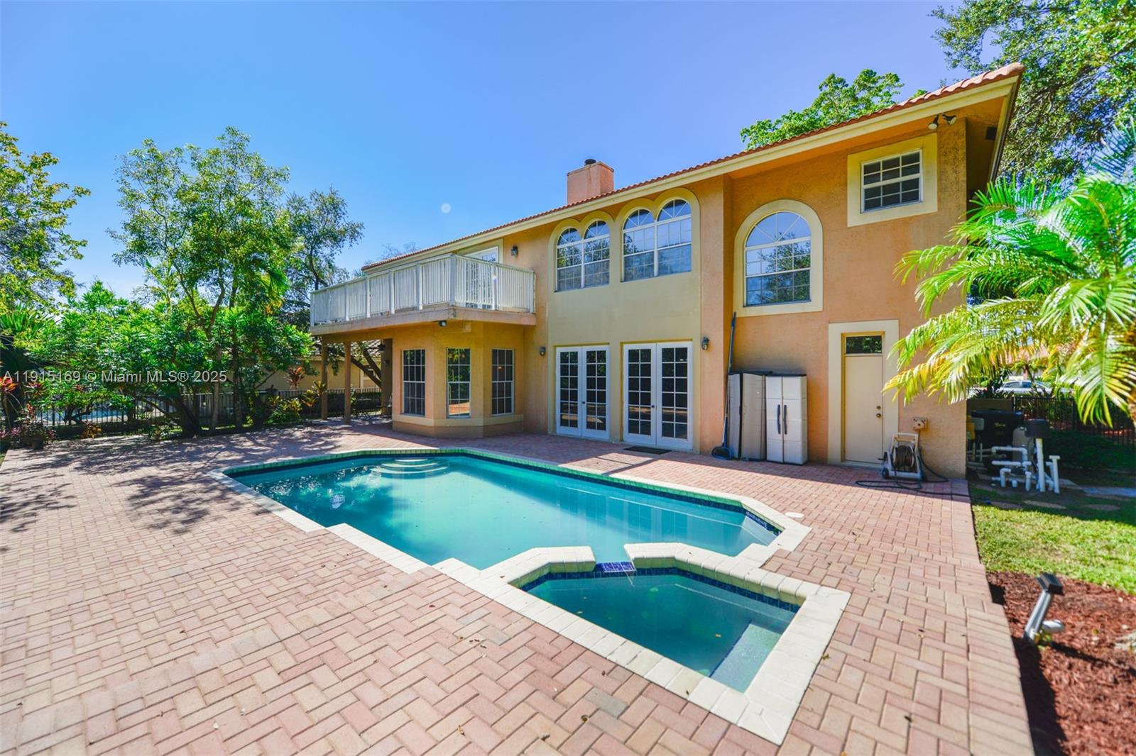 EAGLE POINT - Residential