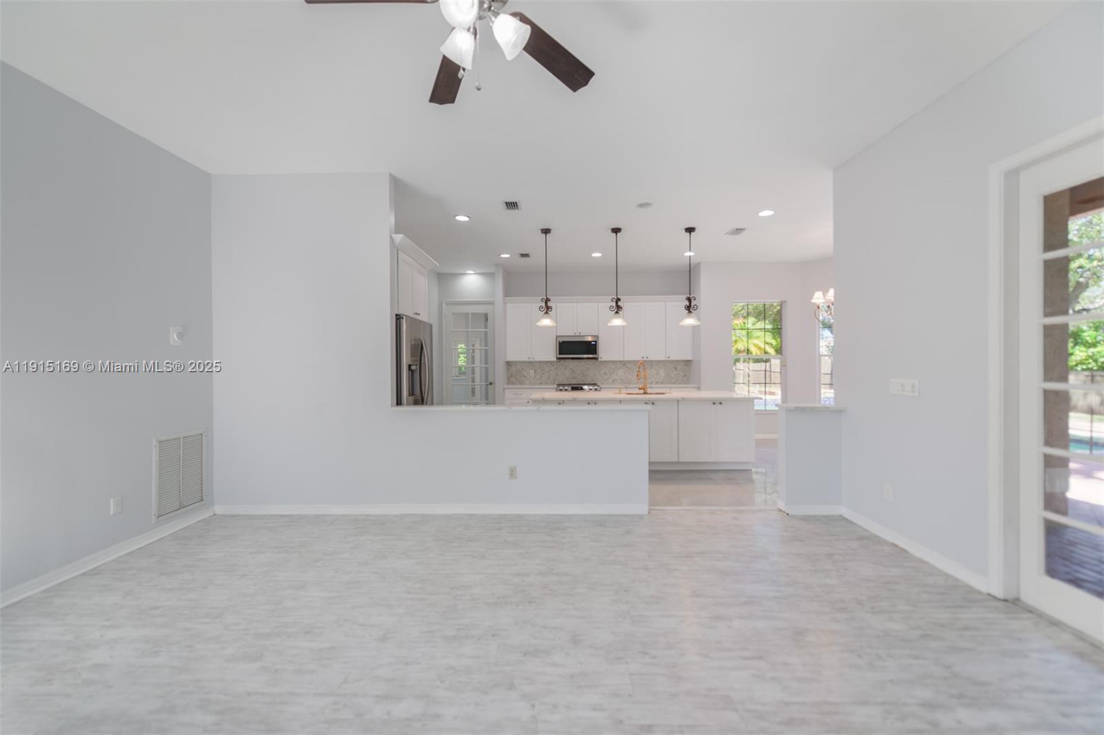 EAGLE POINT - Residential