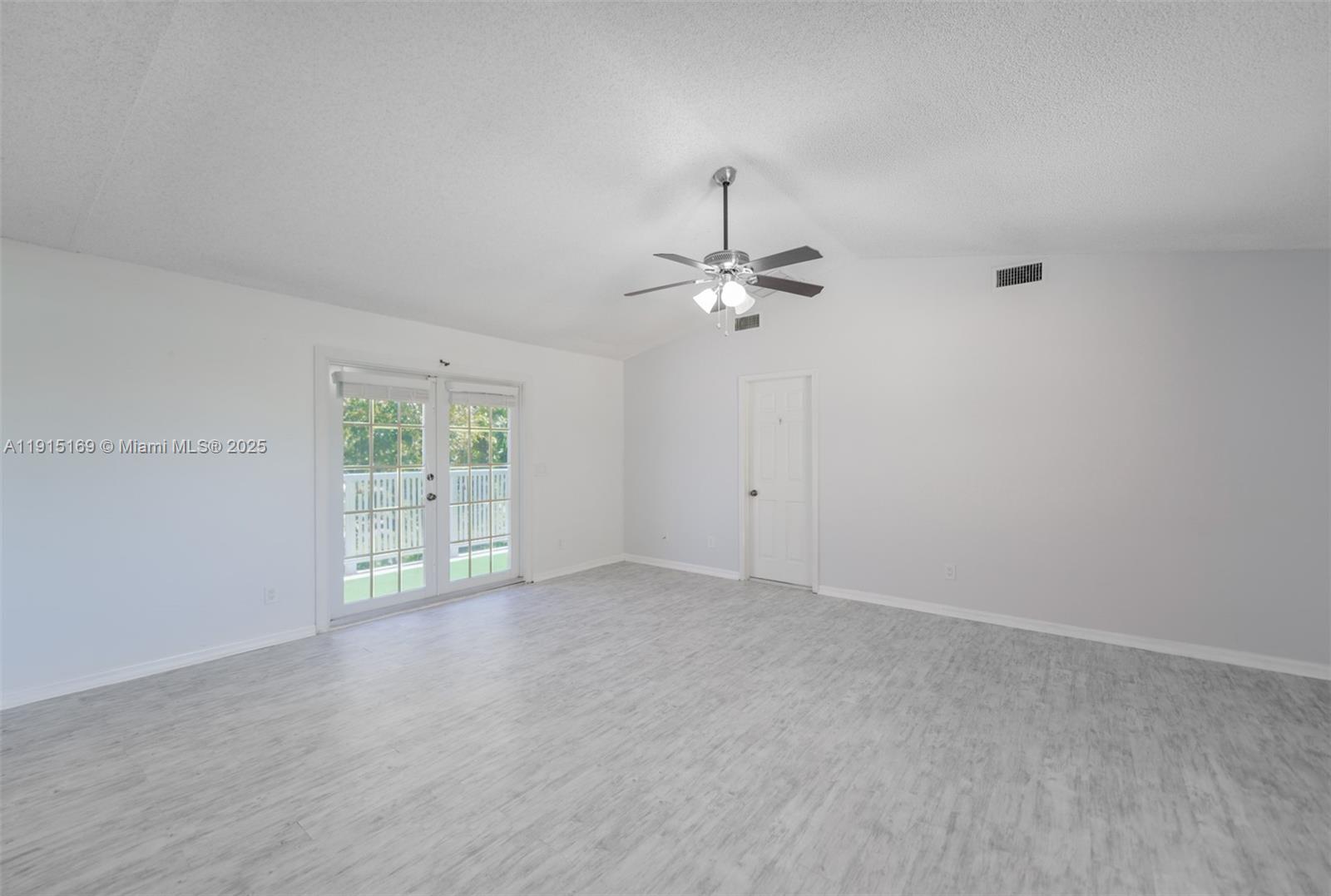 EAGLE POINT - Residential