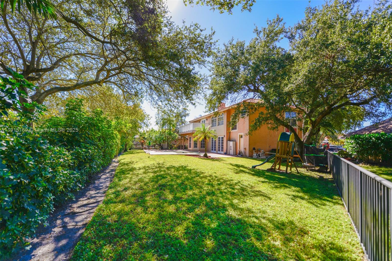 EAGLE POINT - Residential