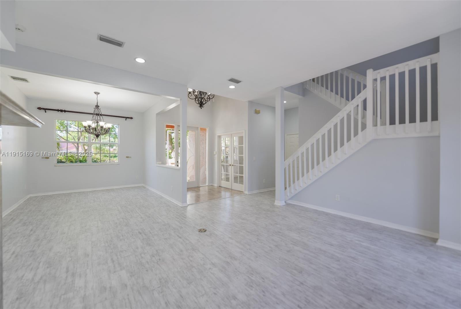 EAGLE POINT - Residential