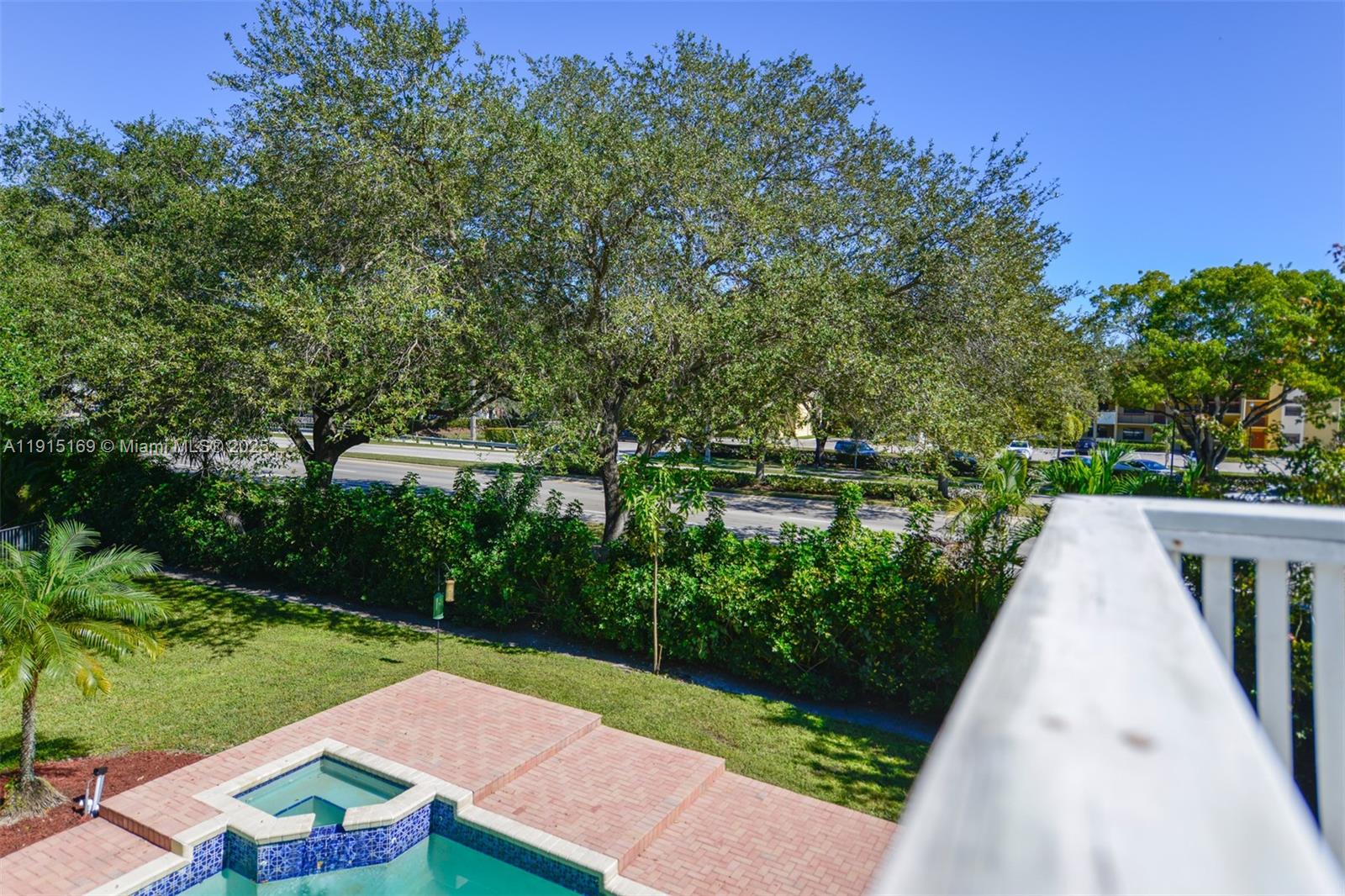 EAGLE POINT - Residential