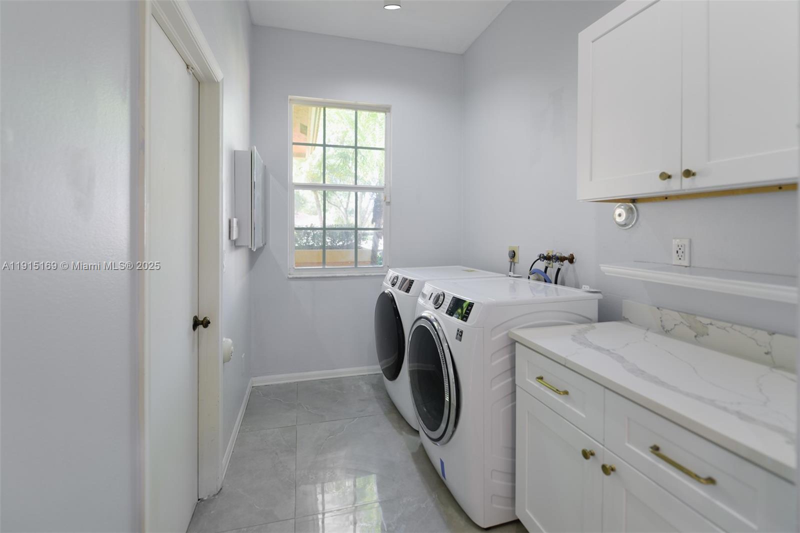 EAGLE POINT - Residential