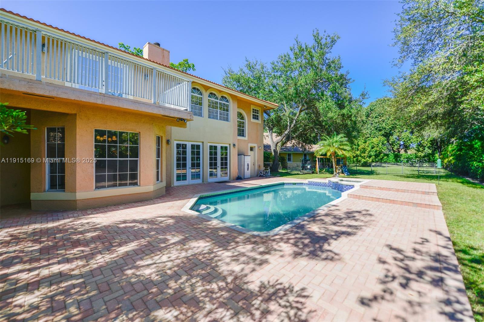 EAGLE POINT - Residential