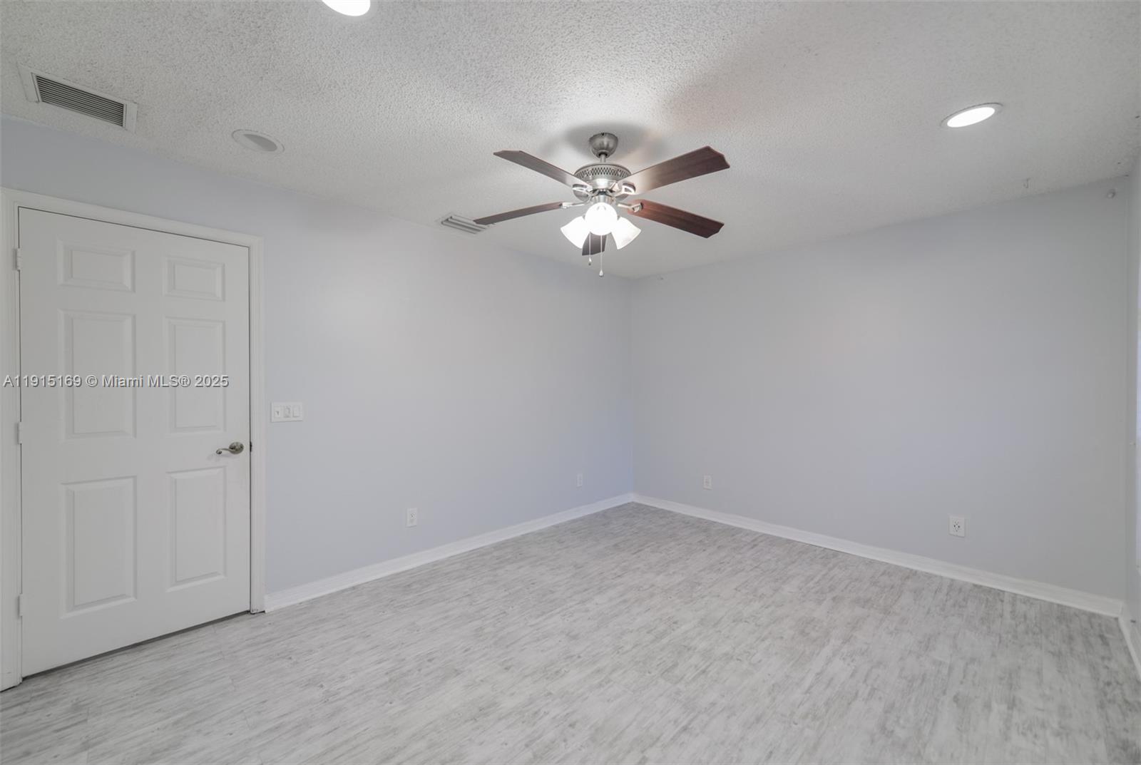 EAGLE POINT - Residential