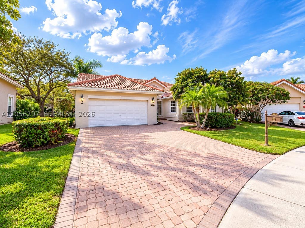 Photo of 569 Spinnaker #0, Weston, FL 33326 (MLS # A12056297)