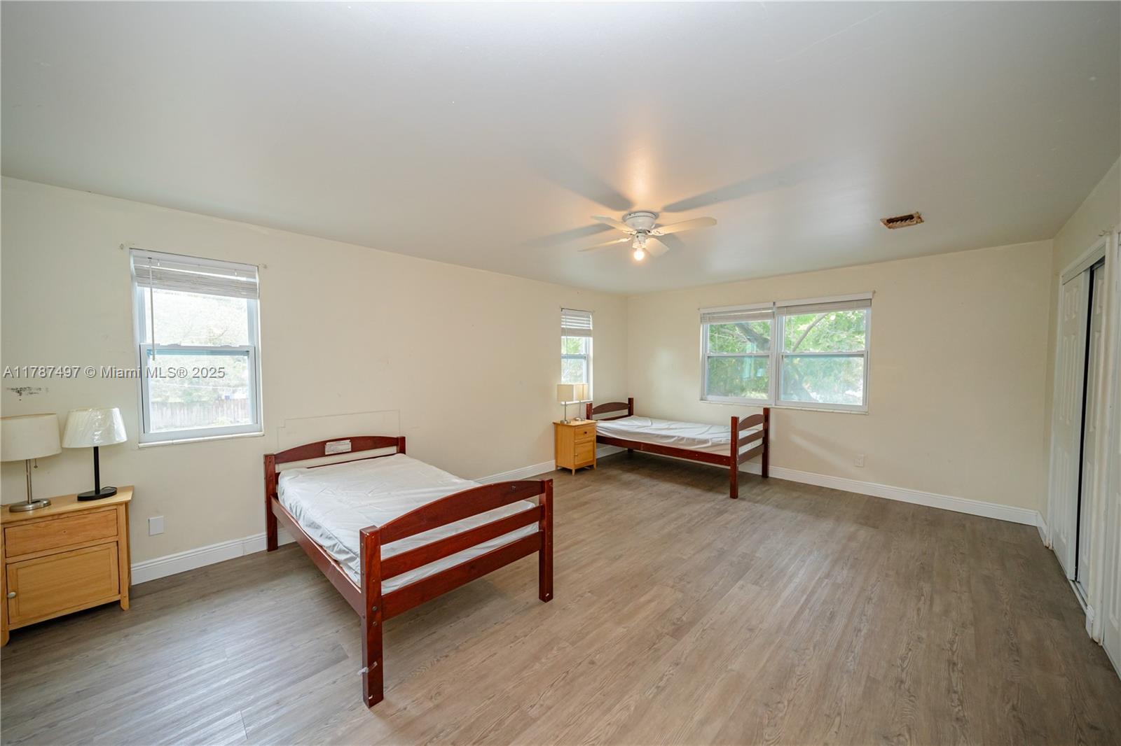 LAUDERDALE - Residential