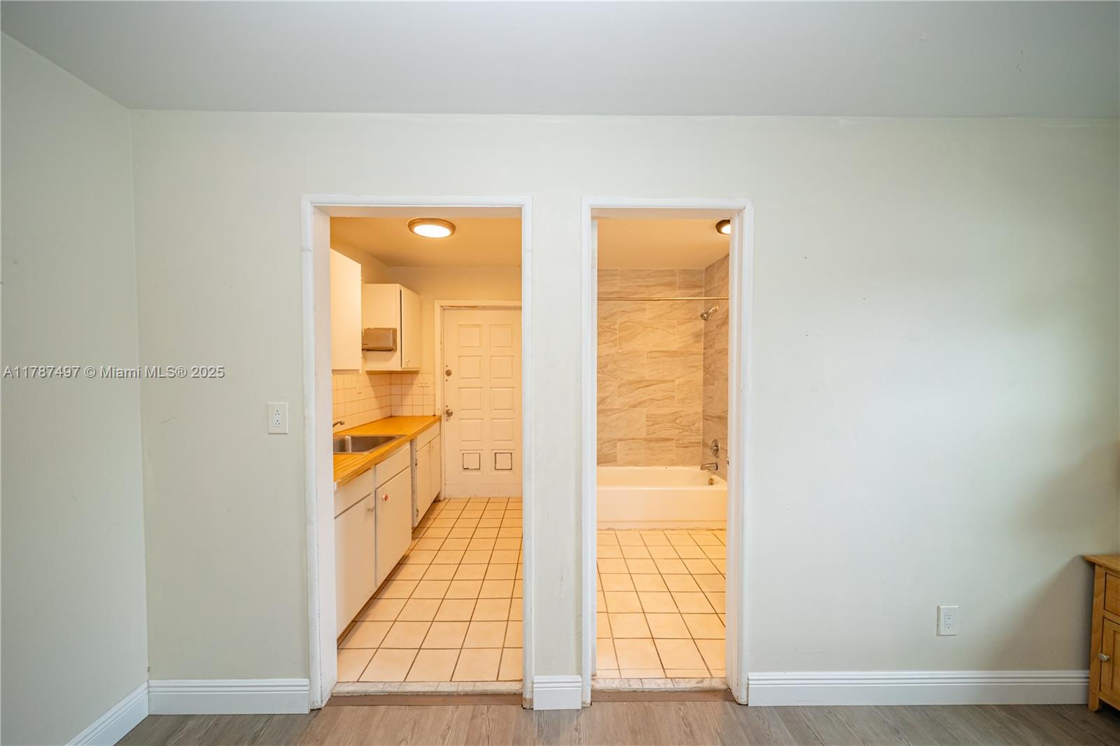 LAUDERDALE - Residential